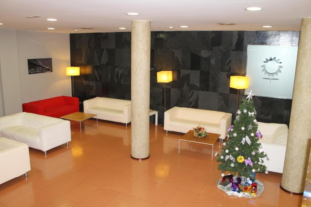 Hotel Flora Parc Castelldefels Dış mekan fotoğraf