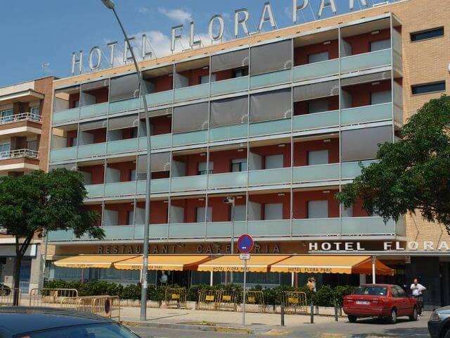 Hotel Flora Parc Castelldefels Dış mekan fotoğraf