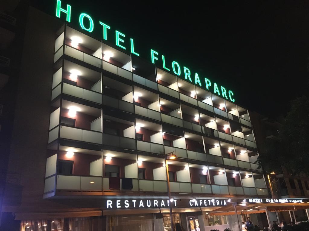 Hotel Flora Parc Castelldefels Dış mekan fotoğraf