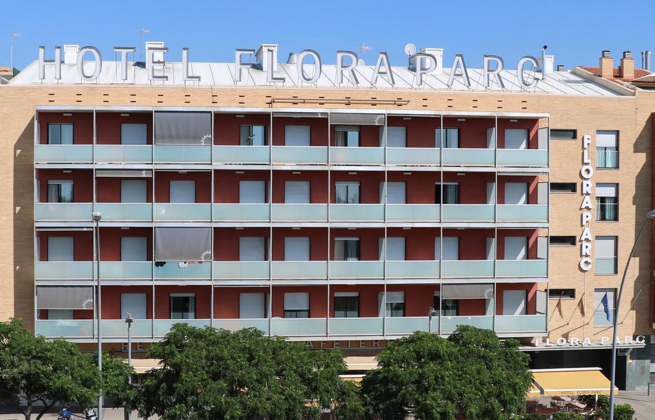 Hotel Flora Parc Castelldefels Dış mekan fotoğraf