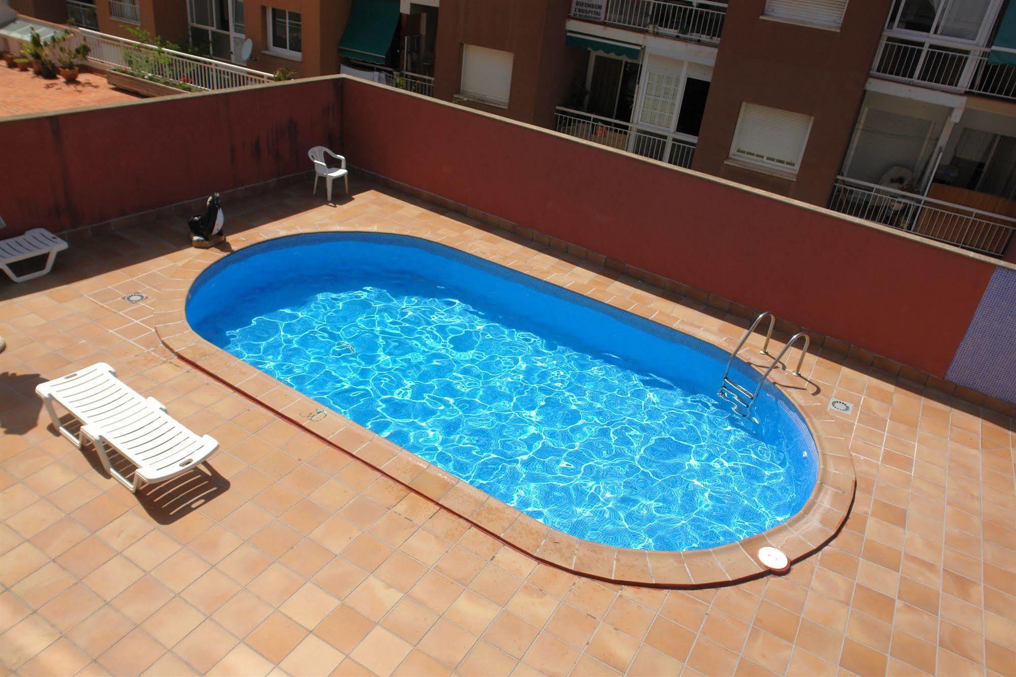 Hotel Flora Parc Castelldefels Dış mekan fotoğraf